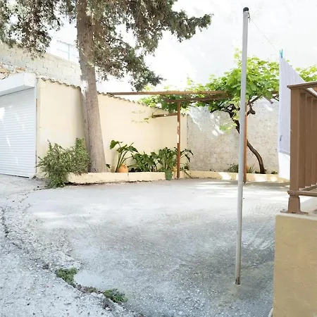 Levanda Syros With Free Parking *